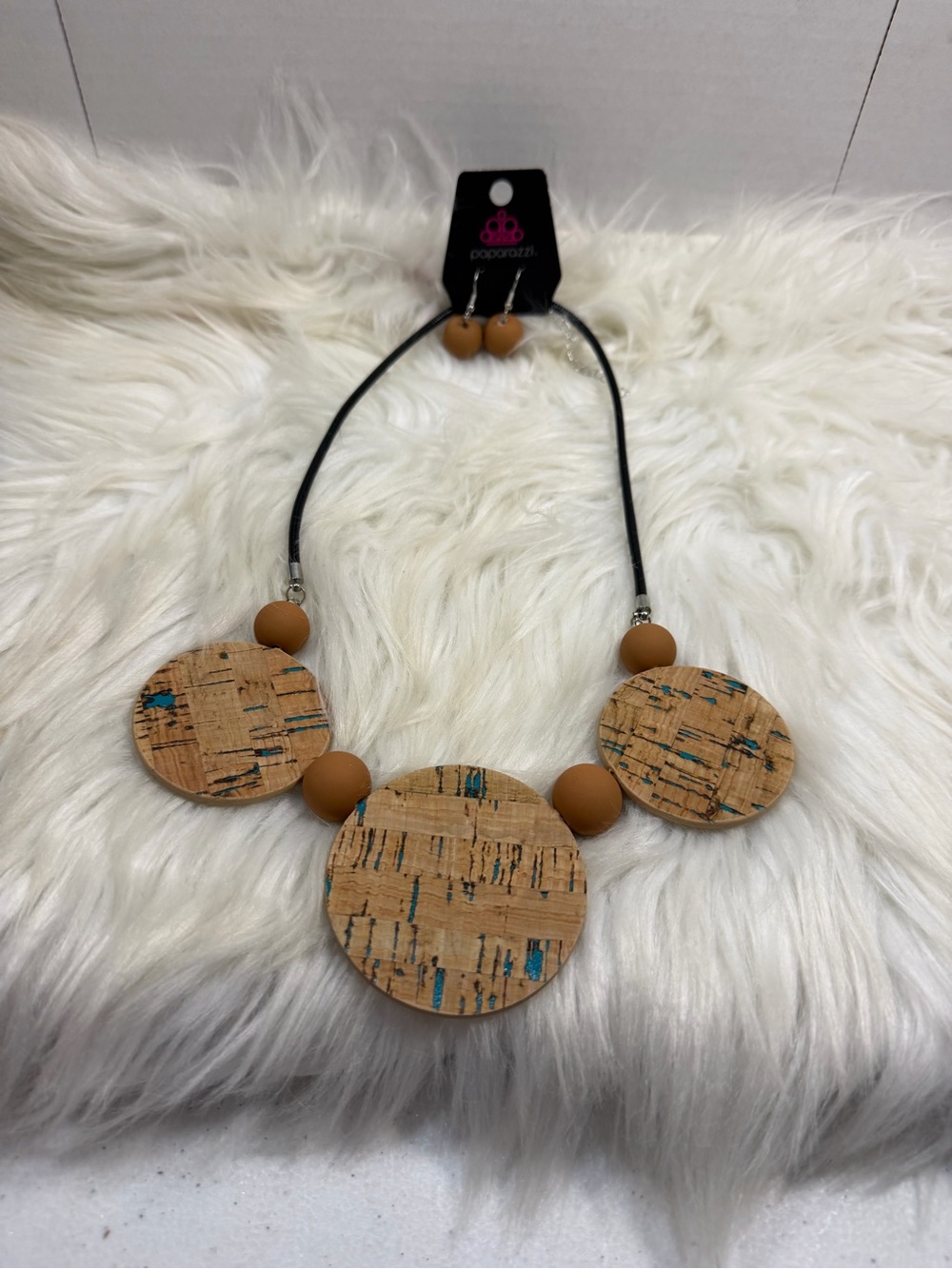 🩷5/$10🩷 paparazzi Tan Cork Disc Necklace with Turquoise Flecks